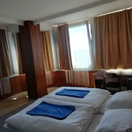 Indohaz Kishotel * Πετς