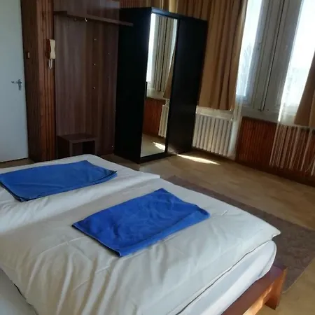 Indohaz Kishotel Hostel *