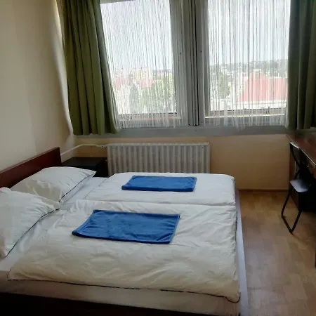 Hostel Indohaz Kishotel *